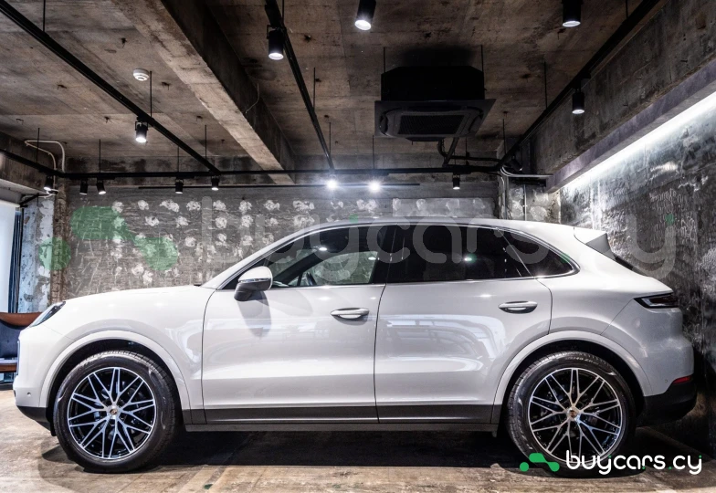 Porsche Cayenne White