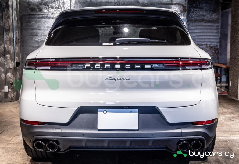 Porsche Cayenne White