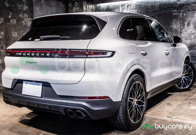 Porsche Cayenne White
