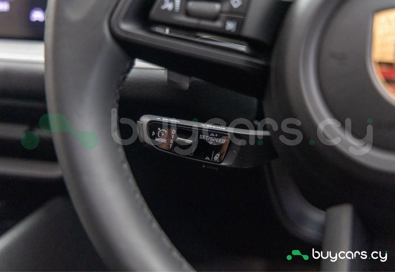 Porsche Cayenne White