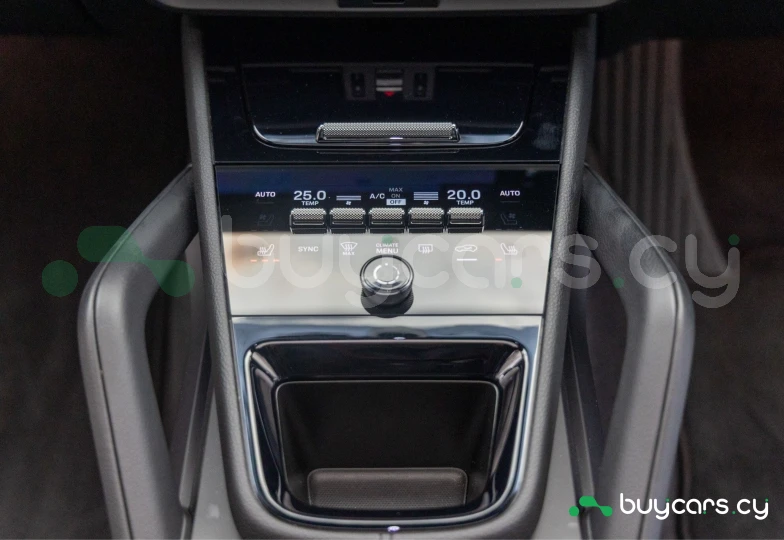 Porsche Cayenne White