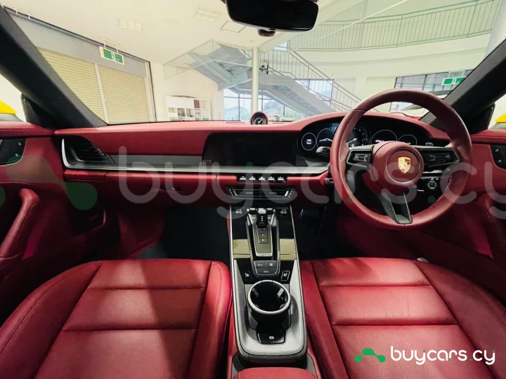 Porsche 911 Желтый