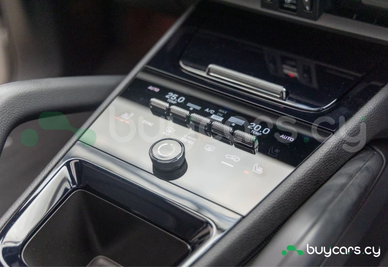 Porsche Cayenne White