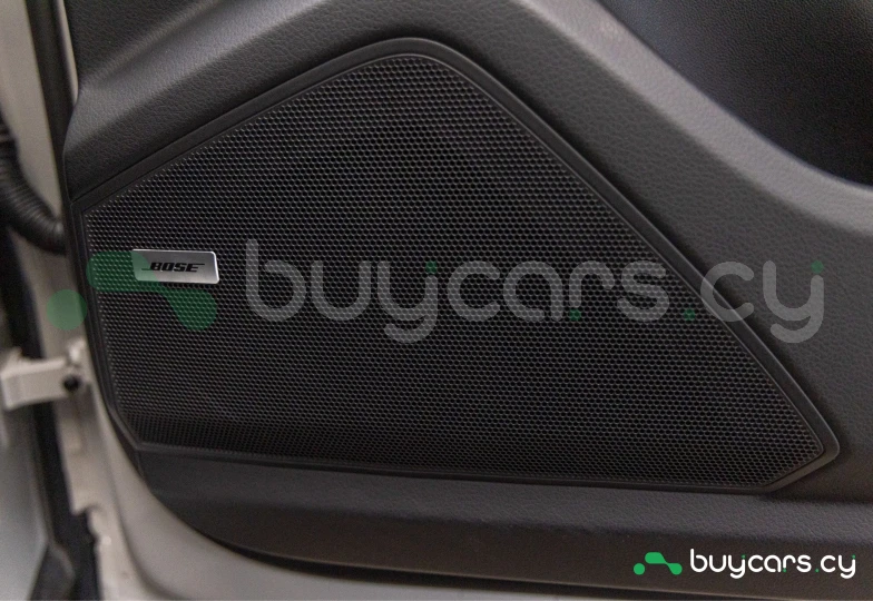 Porsche Cayenne White