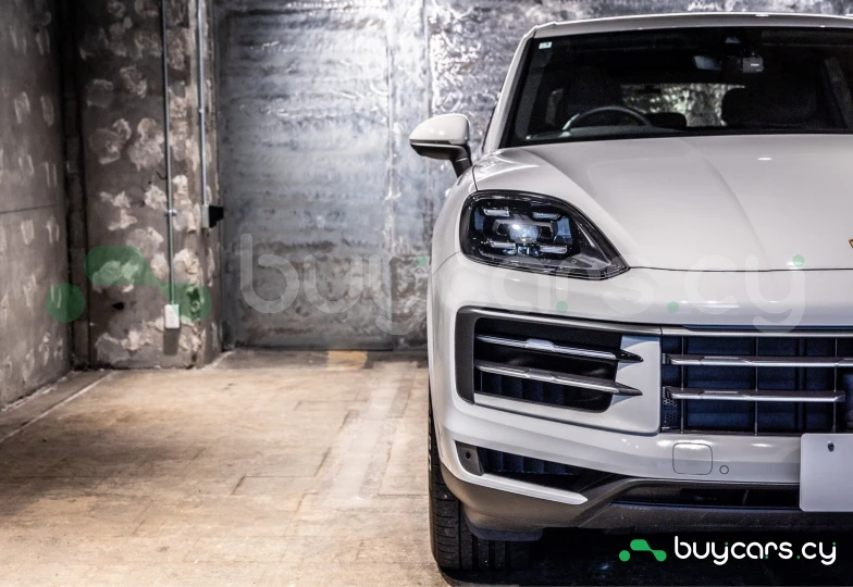 Porsche Cayenne White