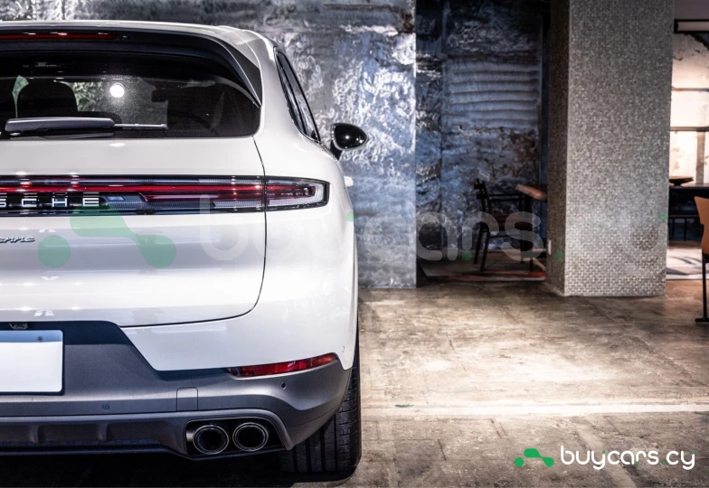 Porsche Cayenne White