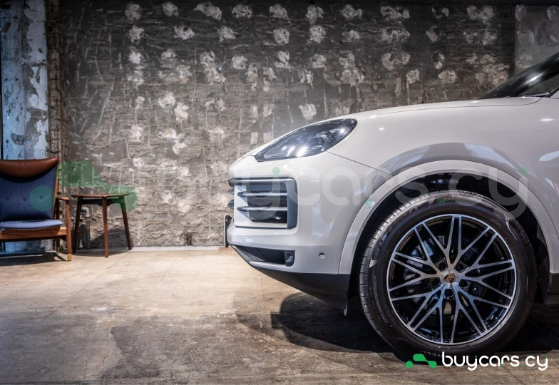 Porsche Cayenne White