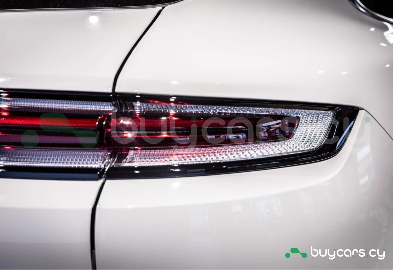 Porsche Cayenne White