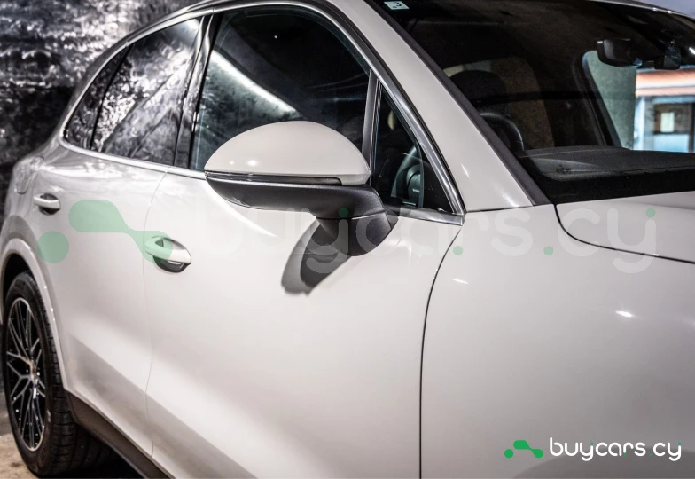 Porsche Cayenne White