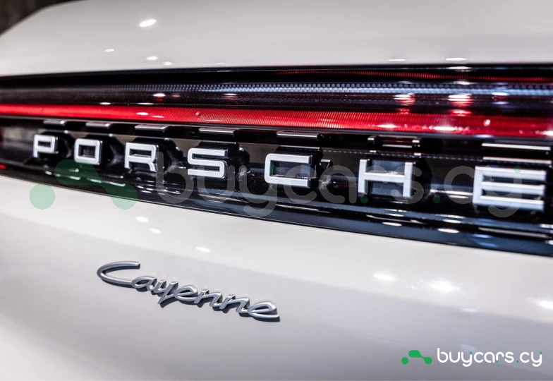 Porsche Cayenne White