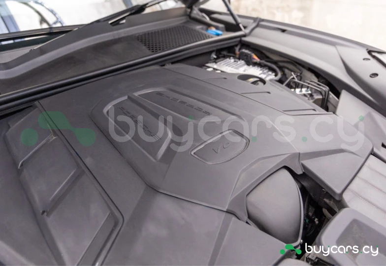 Porsche Cayenne White