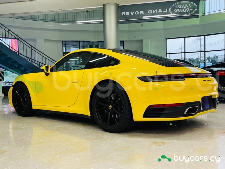 Porsche 911 Желтый