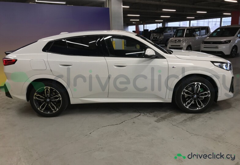 BMW X2 White