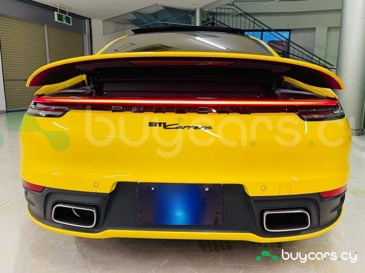 Porsche 911 Желтый