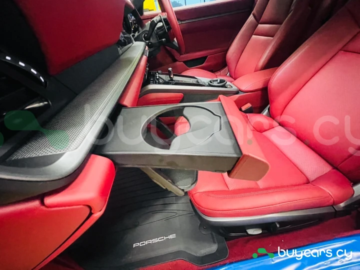 Porsche 911 Желтый