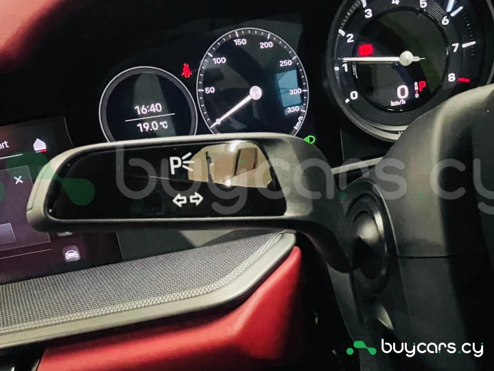 Porsche 911 Желтый