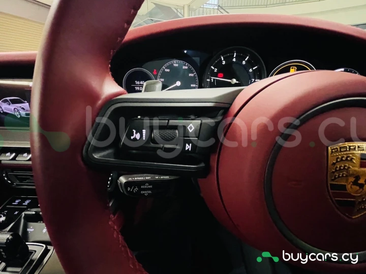 Porsche 911 Желтый