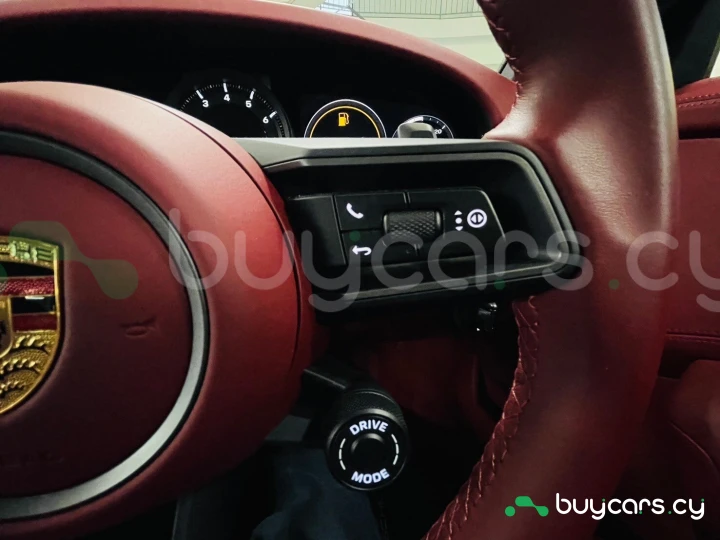 Porsche 911 Желтый