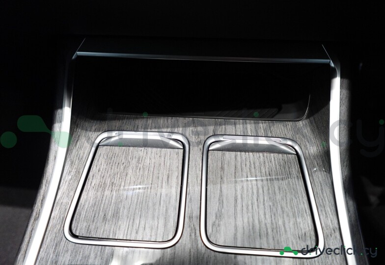 BMW i7 White