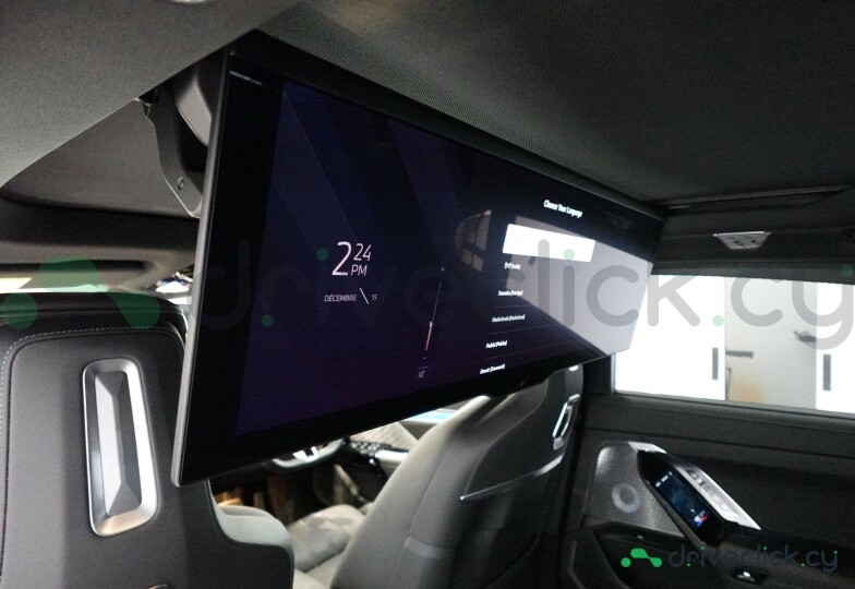 BMW i7 White