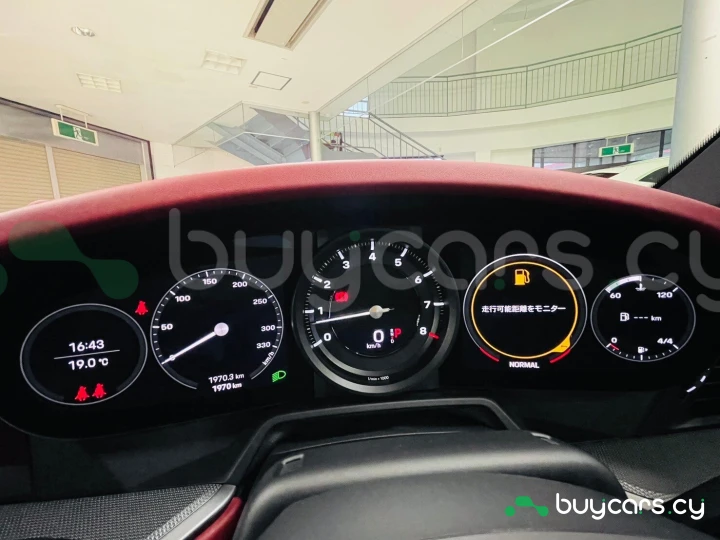 Porsche 911 Желтый