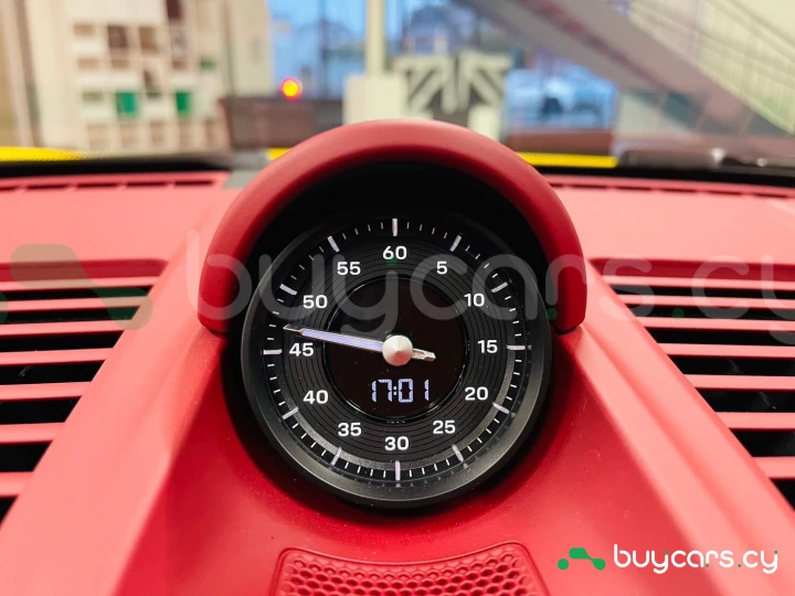 Porsche 911 Желтый