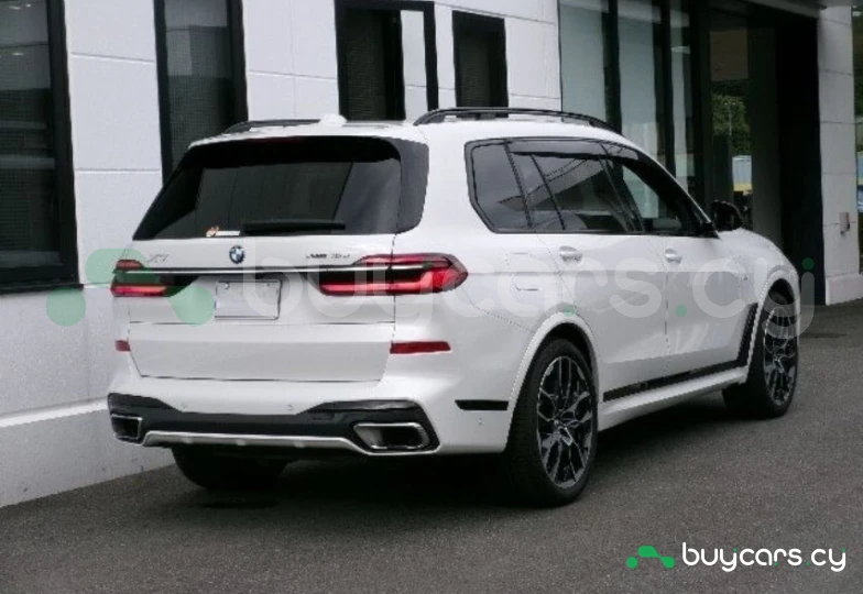 BMW X7 White