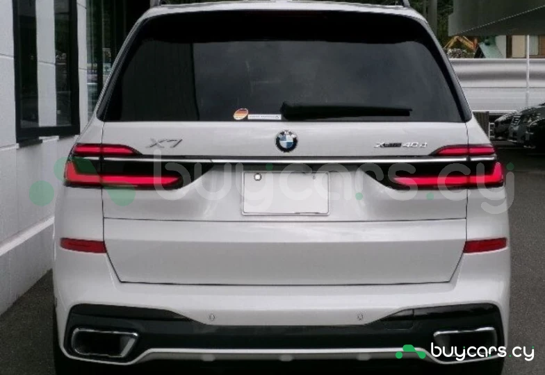 BMW X7 White