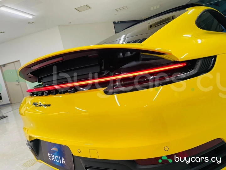 Porsche 911 Желтый