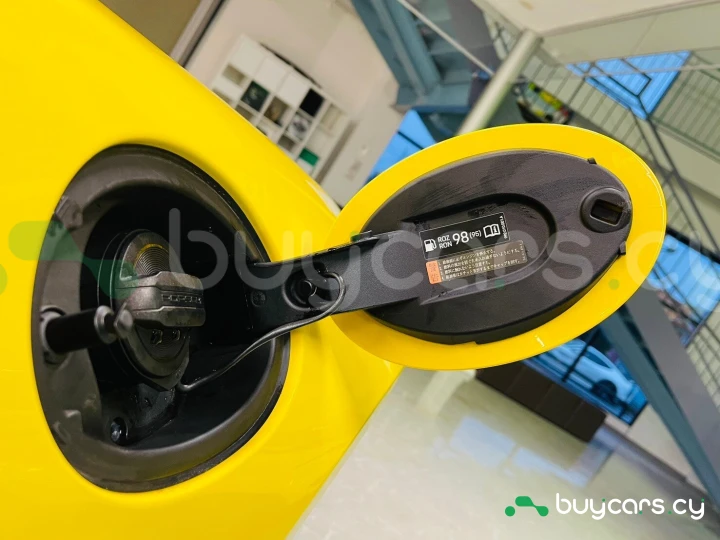 Porsche 911 Желтый