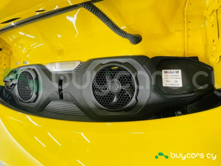 Porsche 911 Желтый