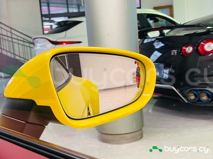 Porsche 911 Желтый