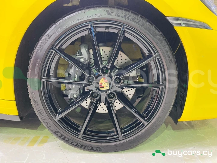 Porsche 911 Желтый