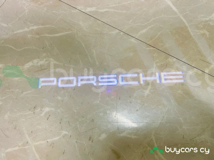 Porsche 911 Желтый