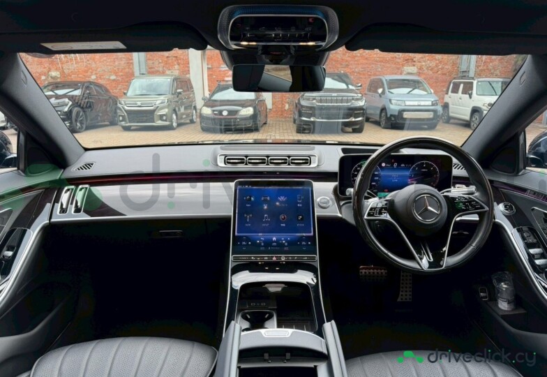 Mercedes S-class Black