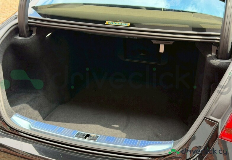 Mercedes S-class Black