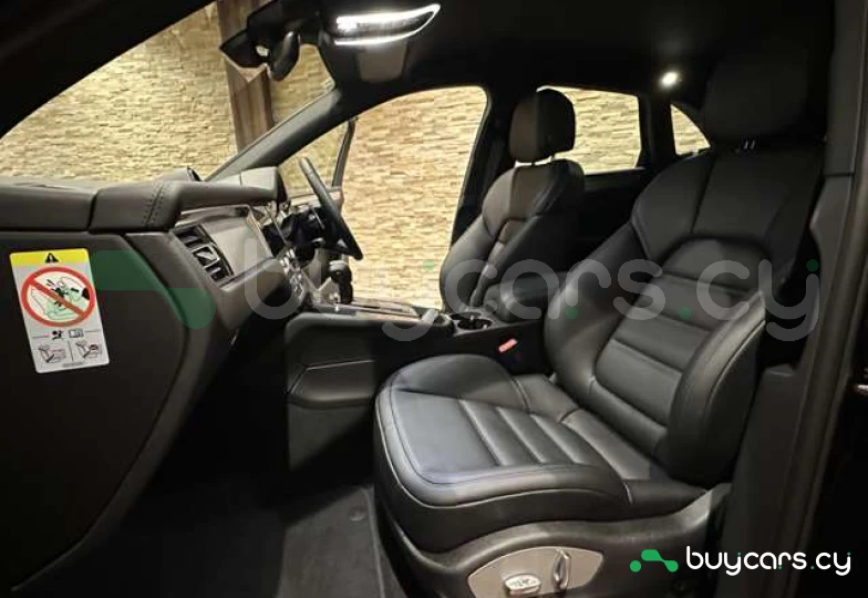 Porsche Macan Черный