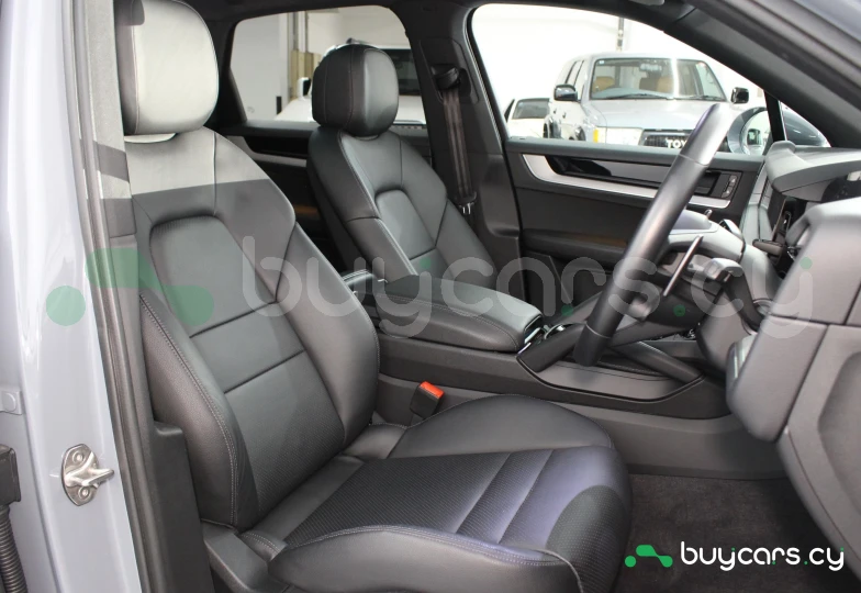 Porsche Cayenne Синий