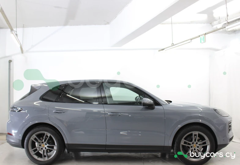 Porsche Cayenne Синий