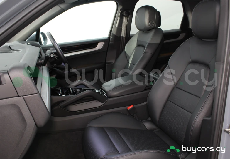 Porsche Cayenne Синий