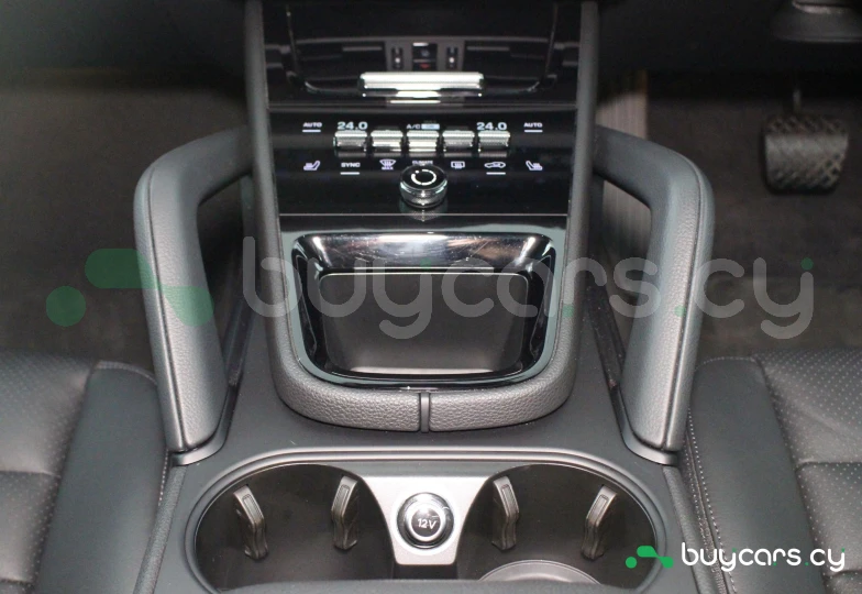 Porsche Cayenne Синий