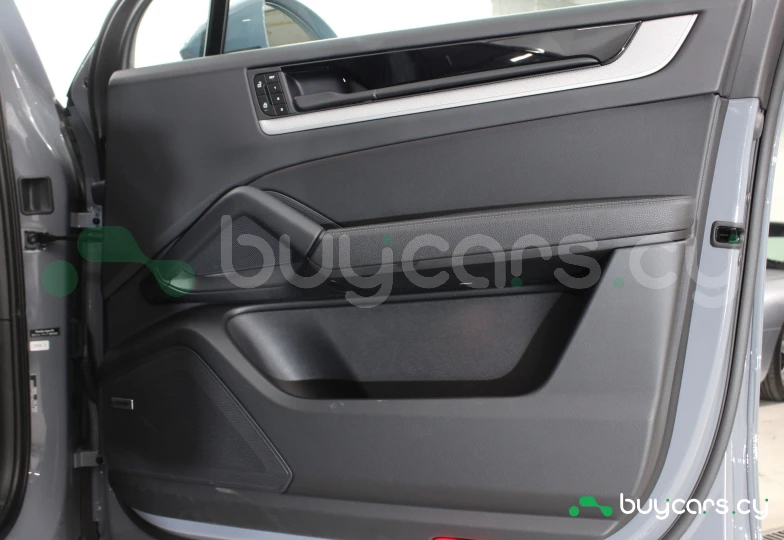 Porsche Cayenne Синий