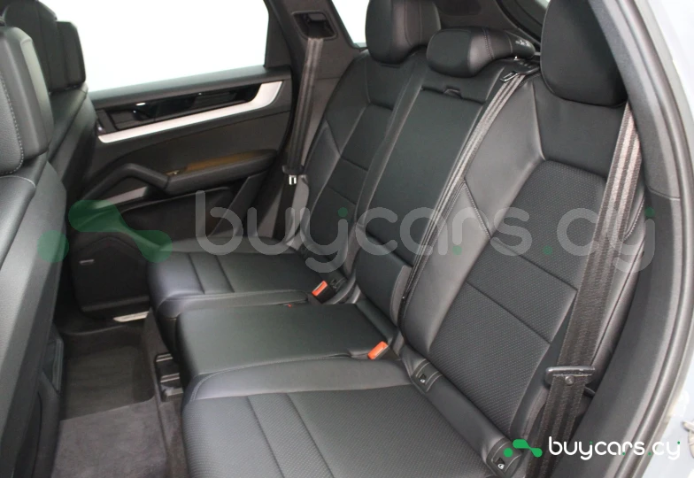 Porsche Cayenne Синий