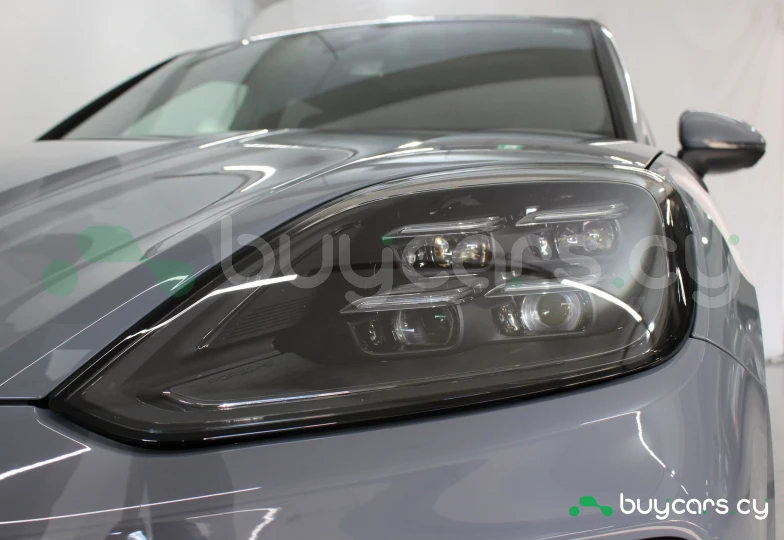 Porsche Cayenne Синий