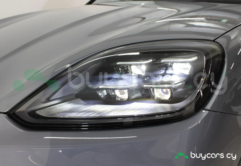 Porsche Cayenne Синий