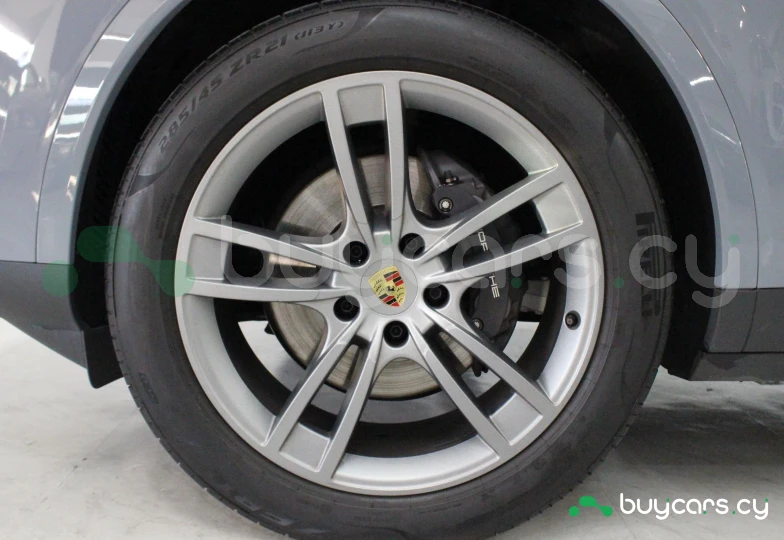 Porsche Cayenne Синий