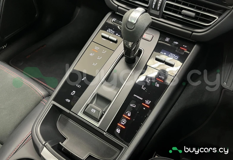 Porsche Macan Белый