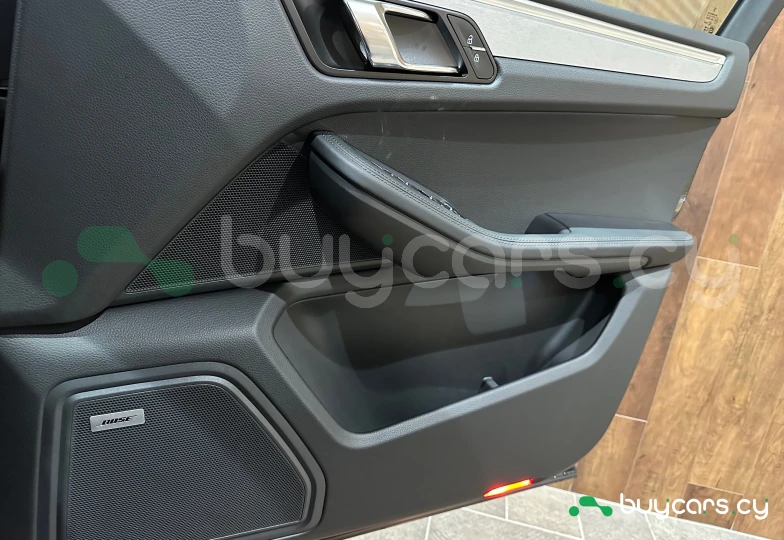 Porsche Macan Черный