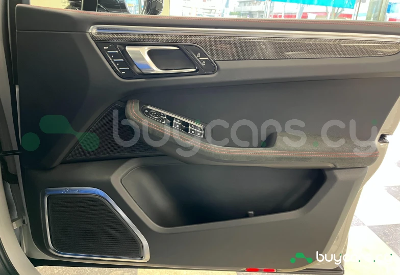 Porsche Macan Белый