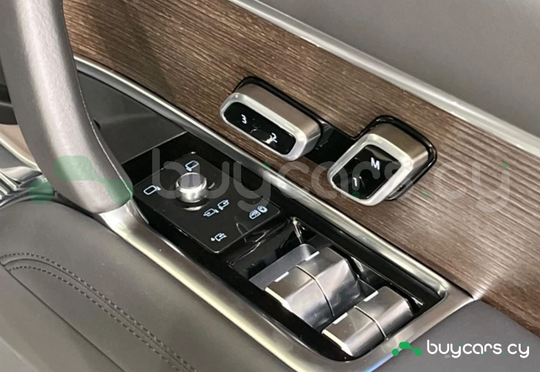 Land Rover Range Rover Серый